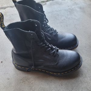 Dr Martens Women's 1460 Pascal Boots 🖤🖤